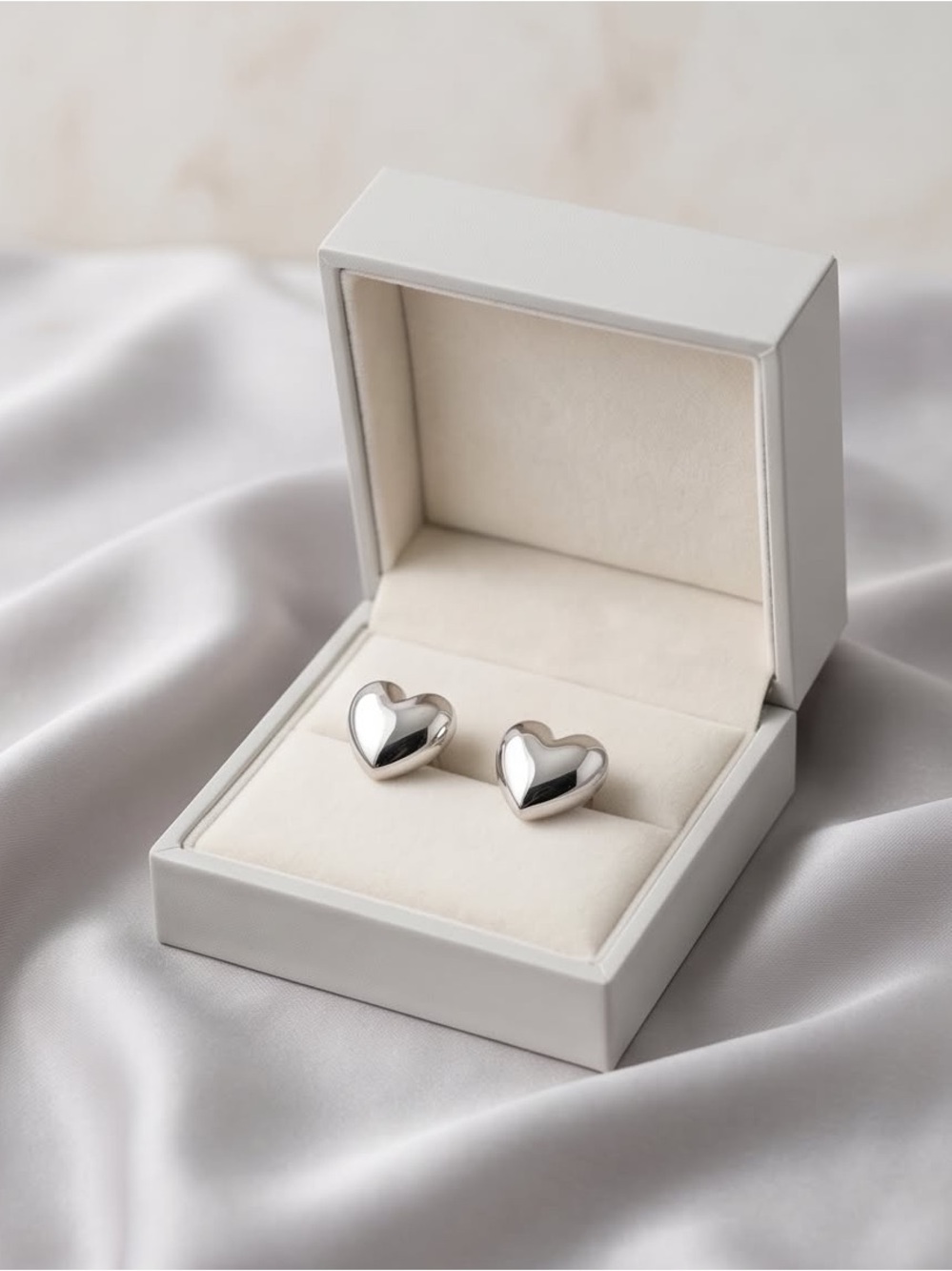 White Gold 18 Karat Heart Earrings - Shiny Metallic Hearts